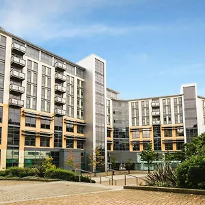  Apartment Centre Ideal For Holiday, Contractors, Quarantining