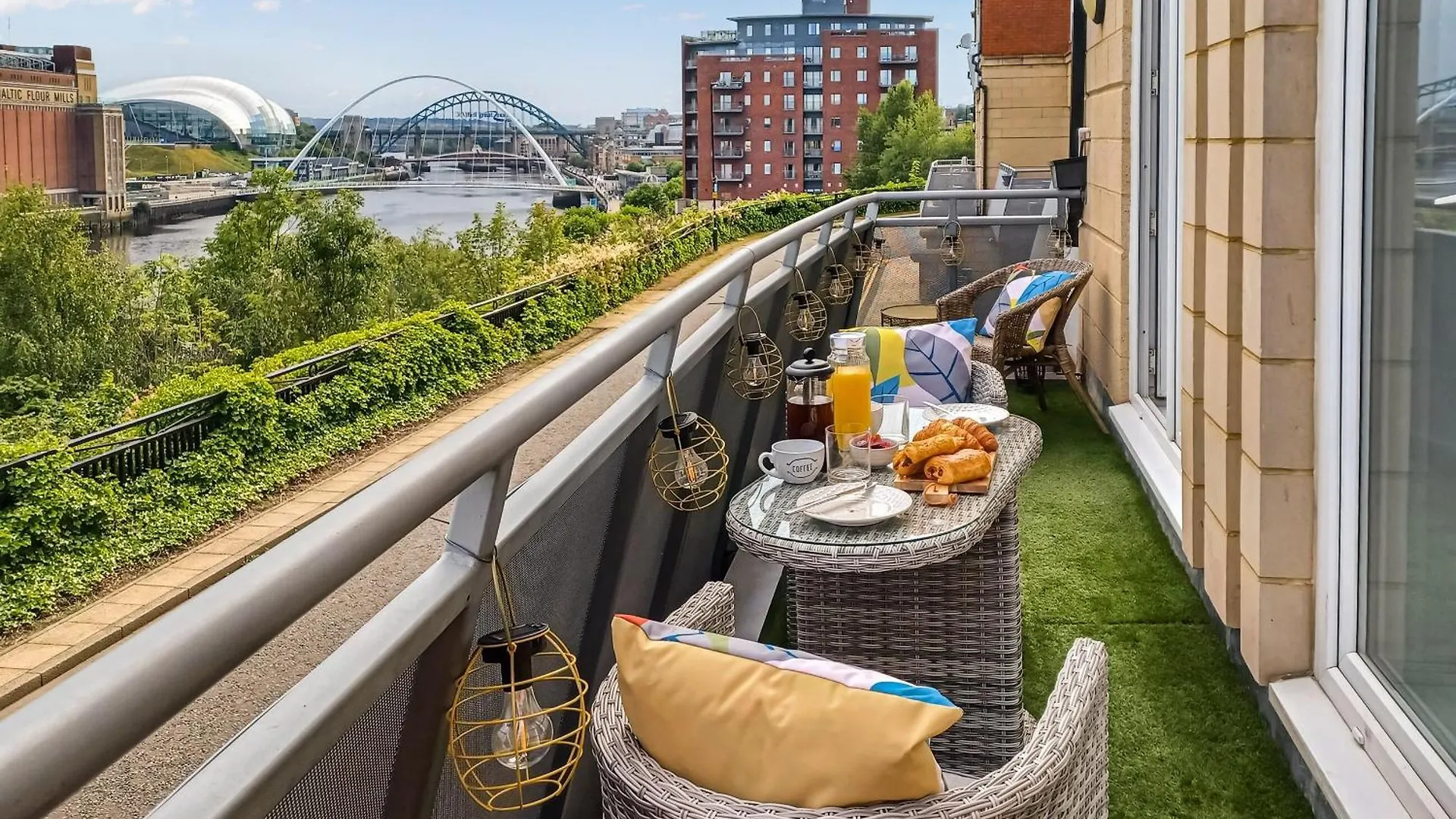The Hive Villa Newcastle upon Tyne